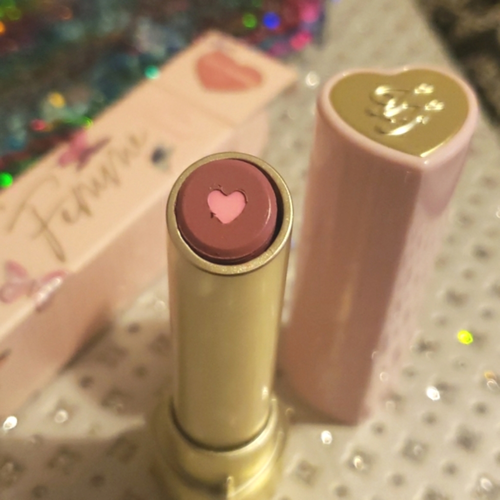 ❇️🧚‍♀️TOO FEMME Too Faced RARE Too Femme Heart Core Lipstick NWT